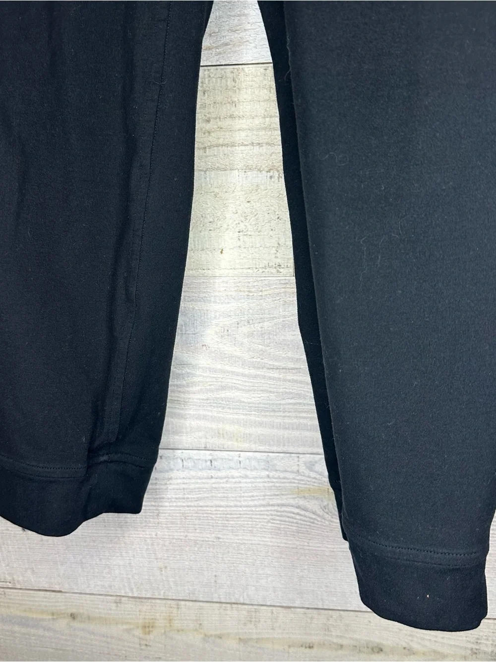 Lululemon Soft Jersey Classic-Fit Mid-Rise Cropped Jogger Black 4